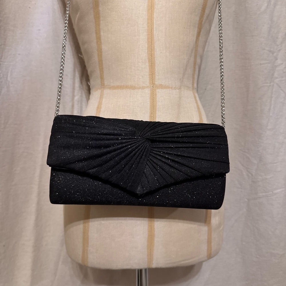 Anna & Elle clutch with chain shoulder strap